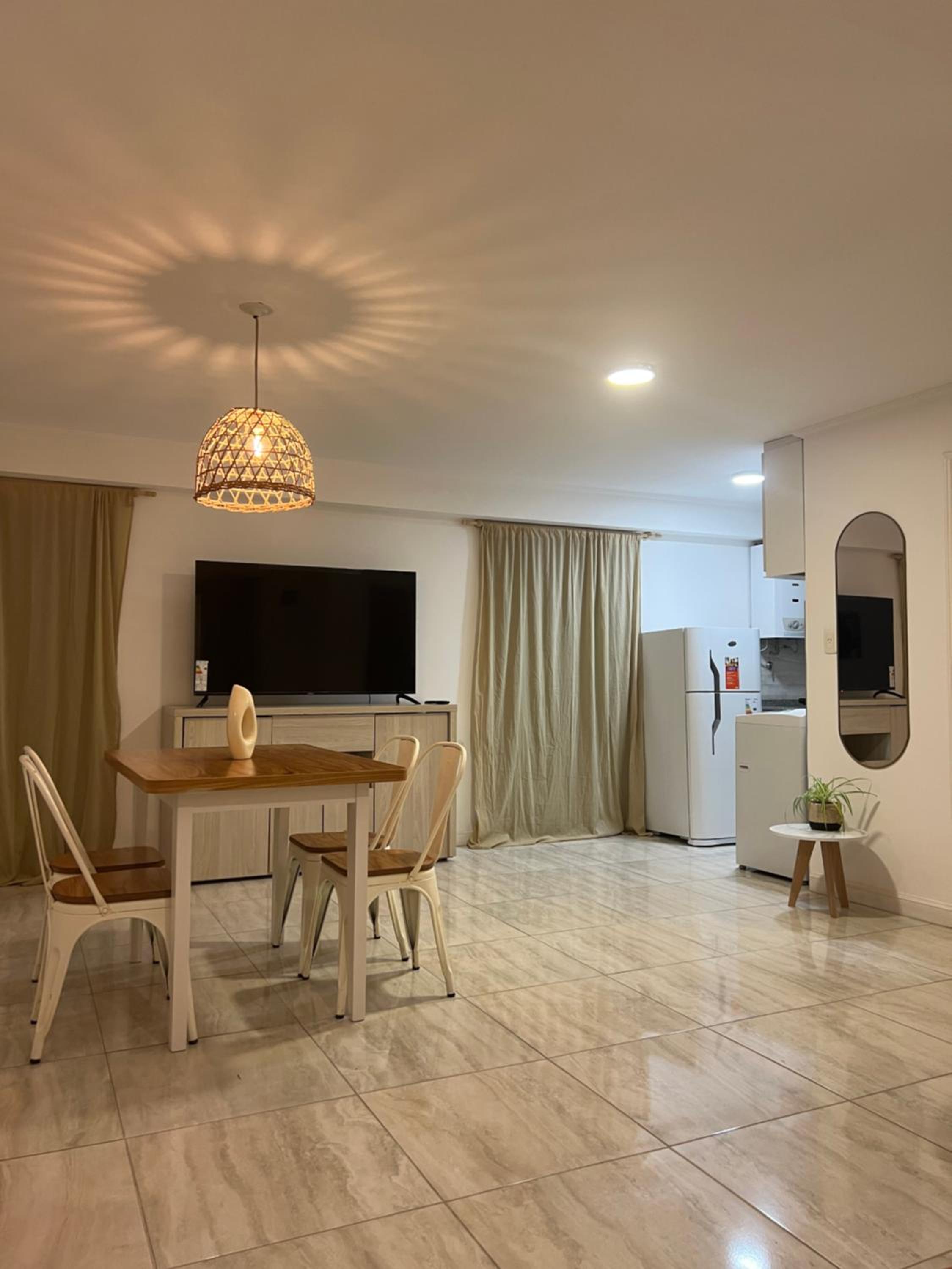 Completo-Comodidad y estilo superior centrico