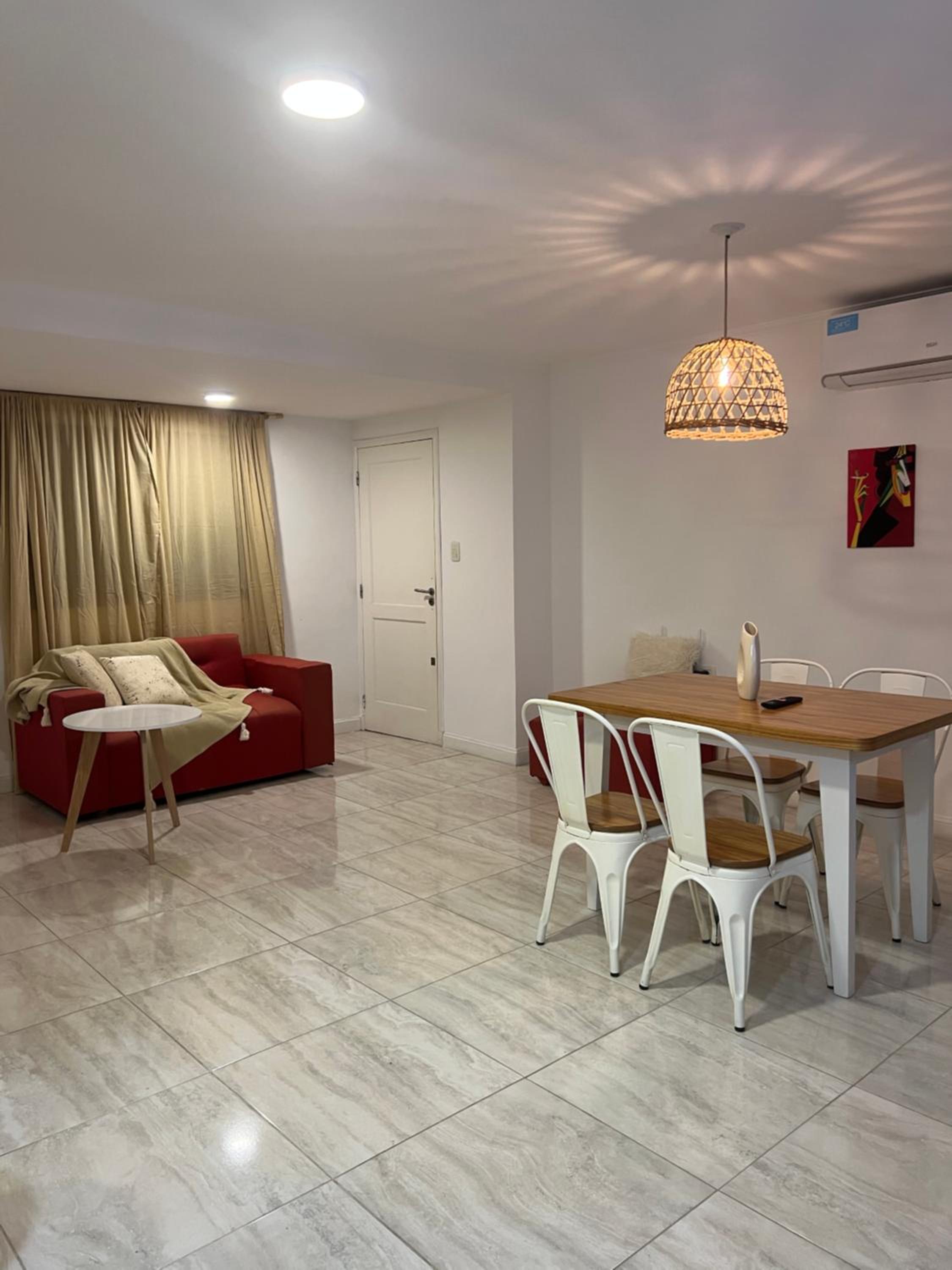 Completo-Comodidad y estilo superior centrico