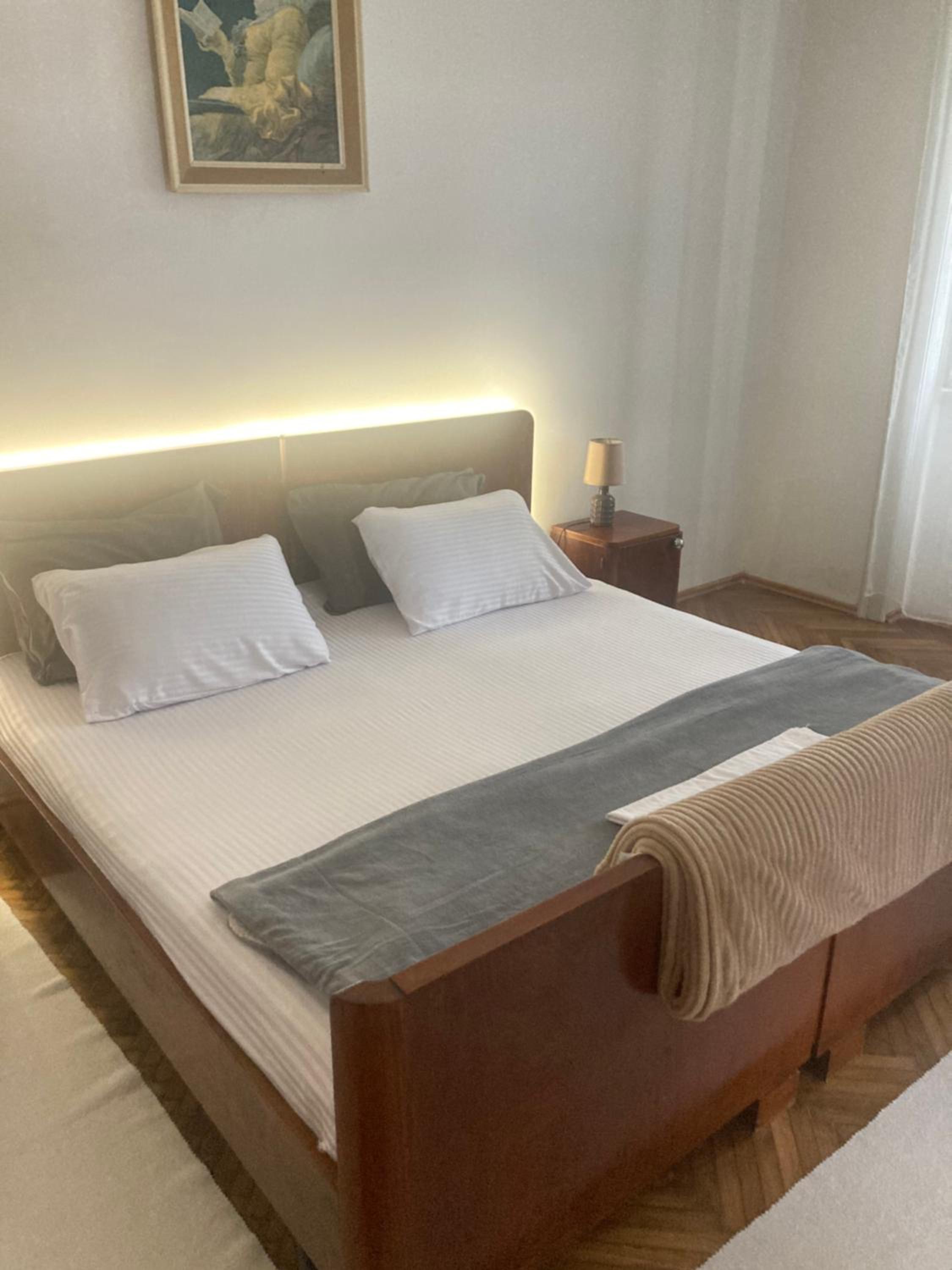 Plaža Stari Grad Budva pjena od mora Beach Apartman
