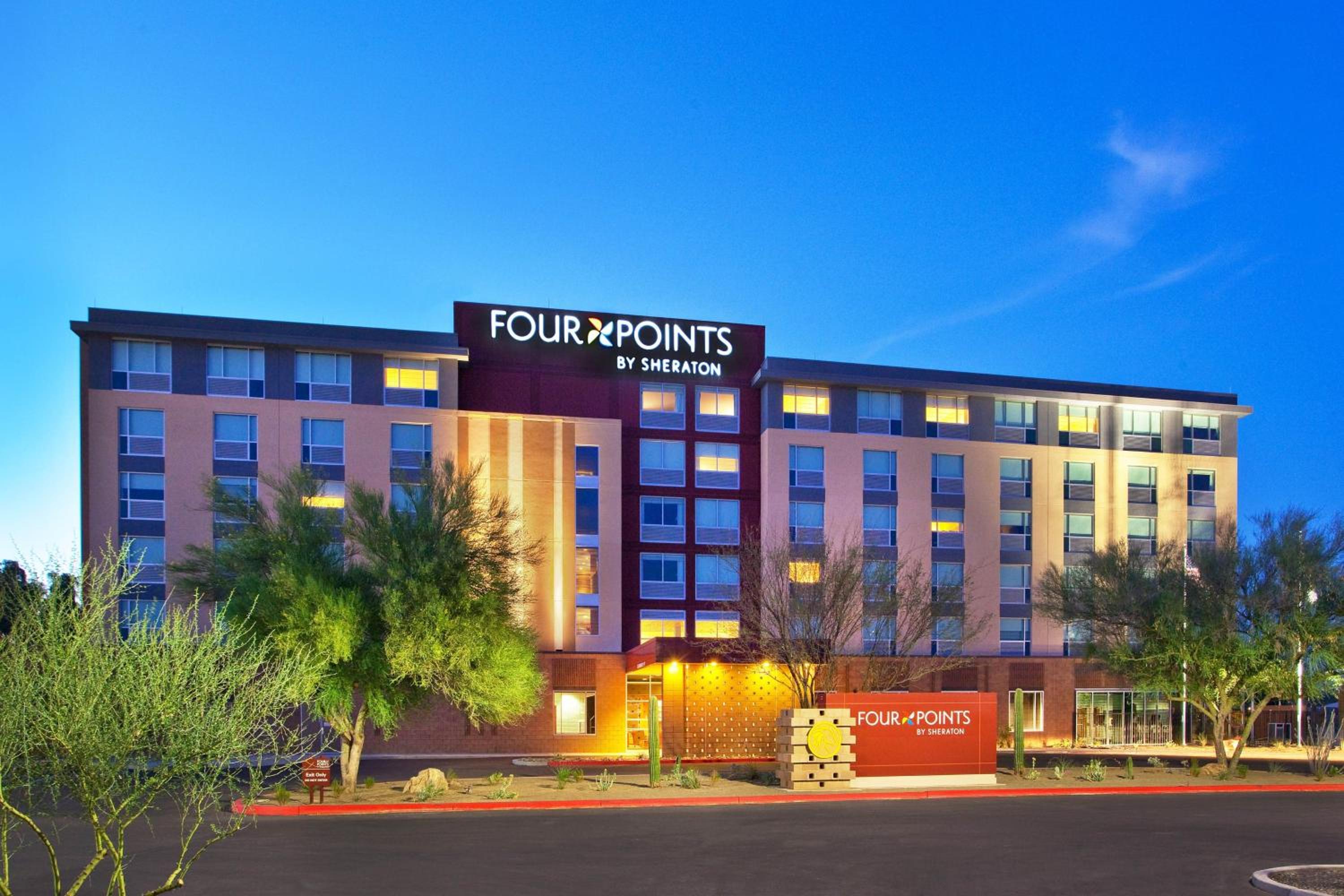 Hotel Four Points by Sheraton at Phoenix Mesa Gateway Airport