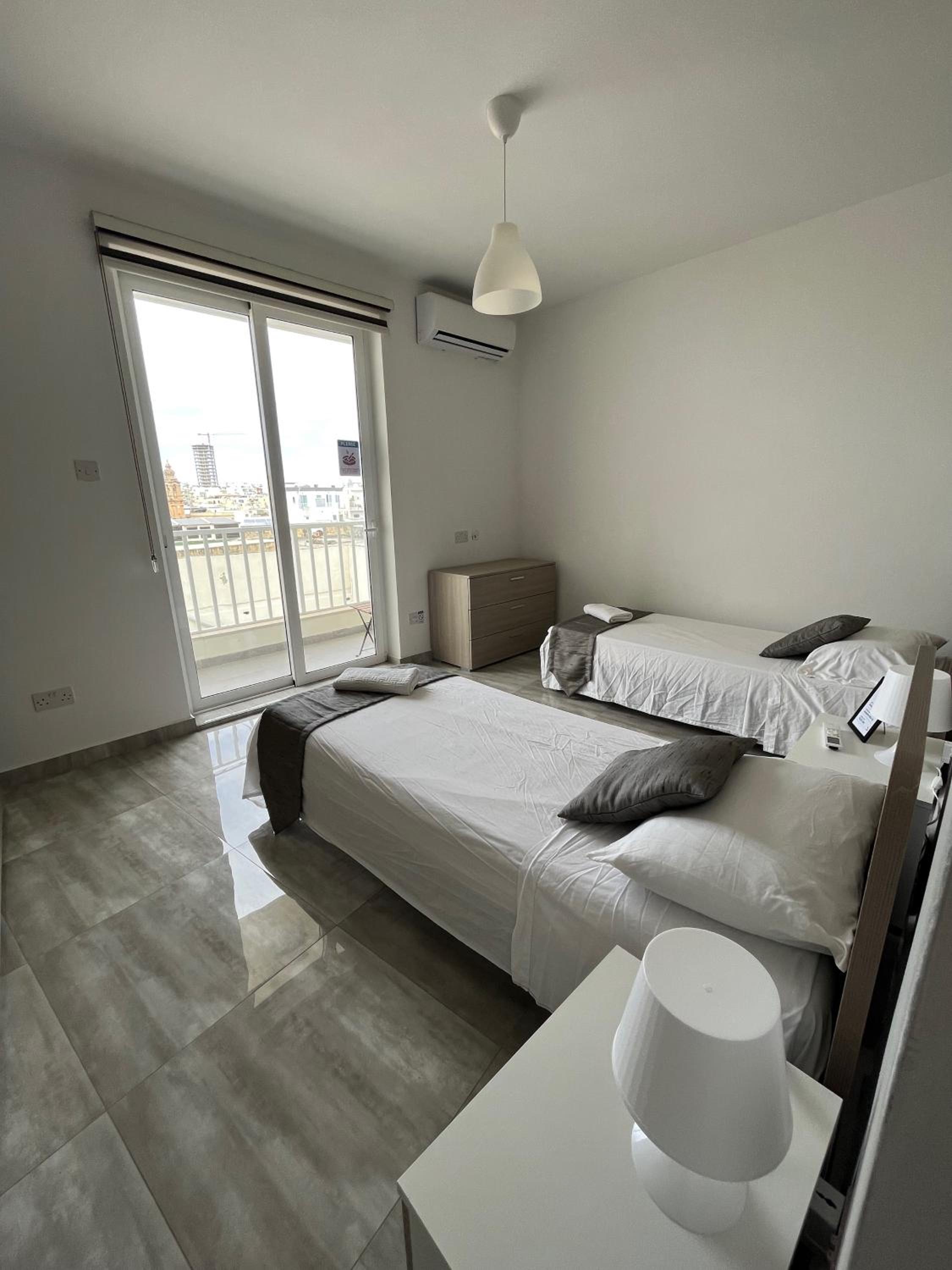 F8 Modern and Bright Apartment in Malta
