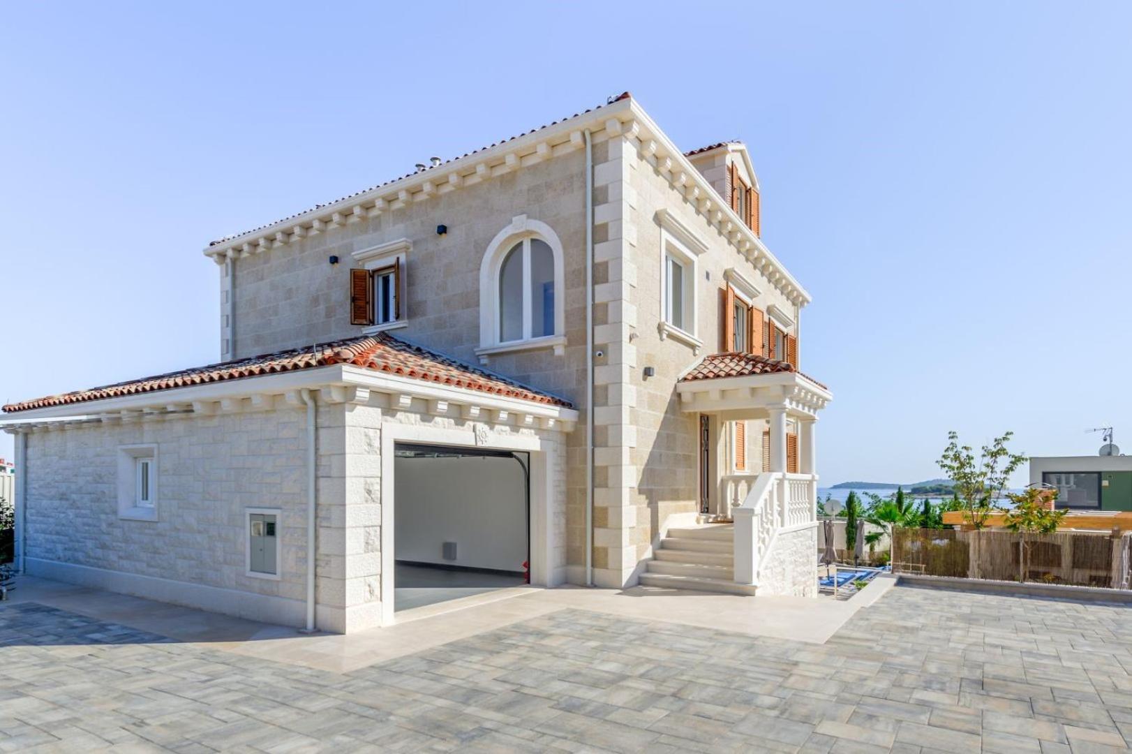 Luxury seafront Villa Castello Rogoznica with heated pool & spa