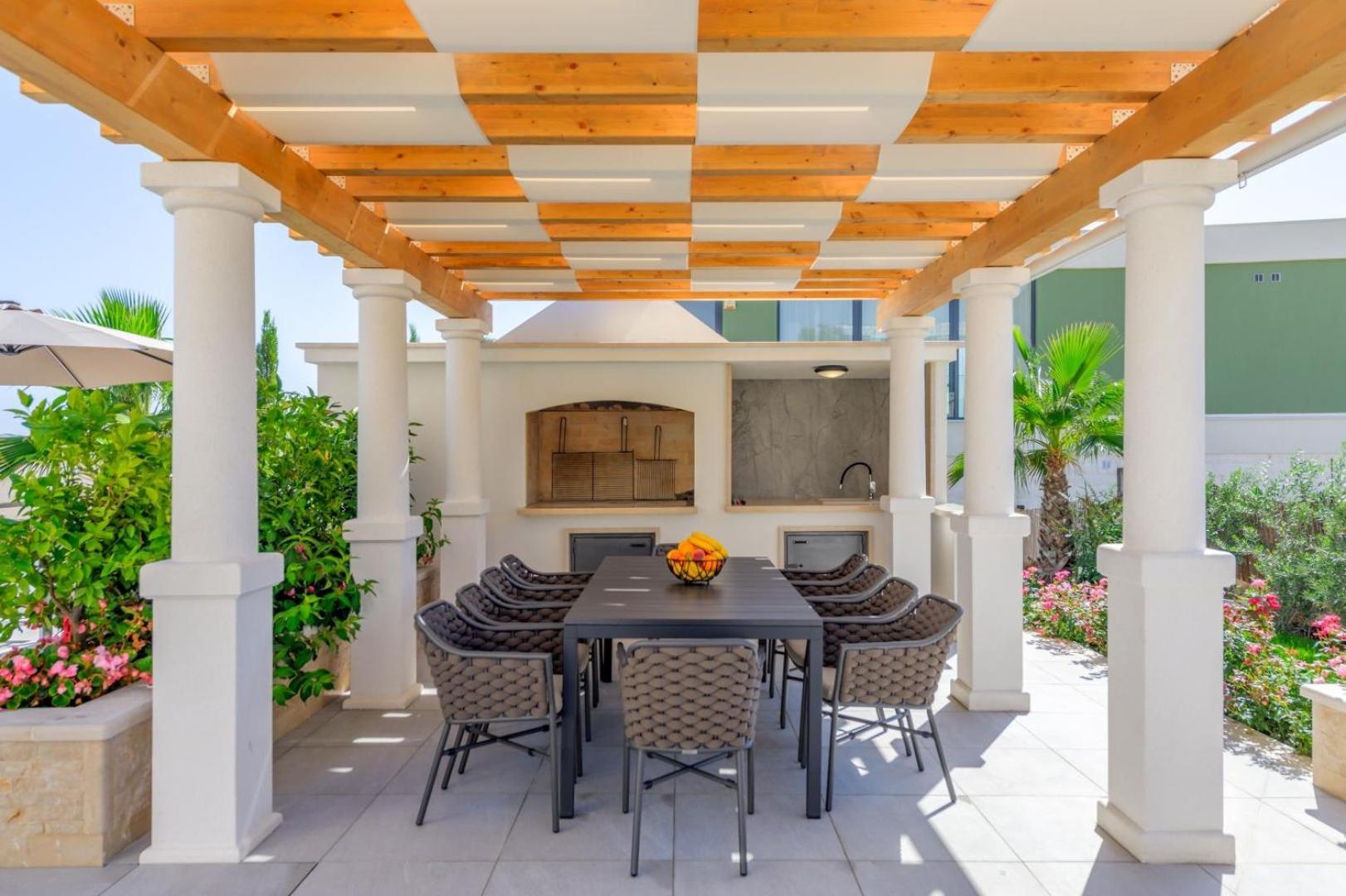 Luxury seafront Villa Castello Rogoznica with heated pool & spa