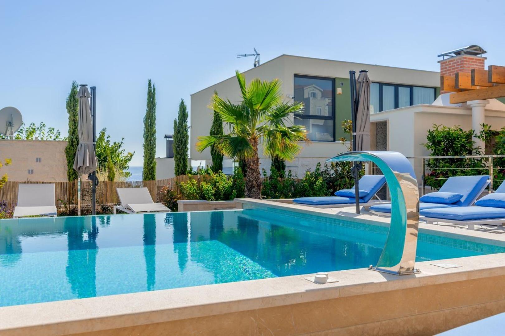 Luxury seafront Villa Castello Rogoznica with heated pool & spa