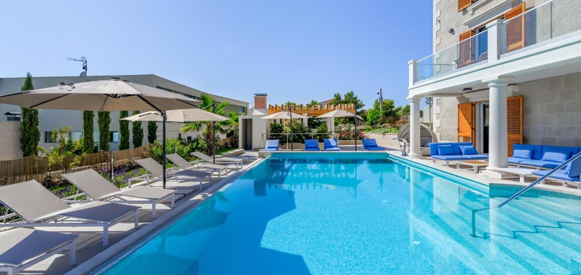 Luxury seafront Villa Castello Rogoznica with heated pool & spa