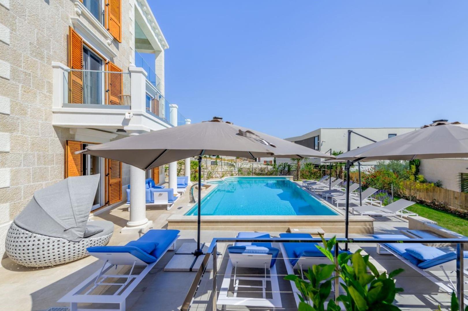 Luxury seafront Villa Castello Rogoznica with heated pool & spa