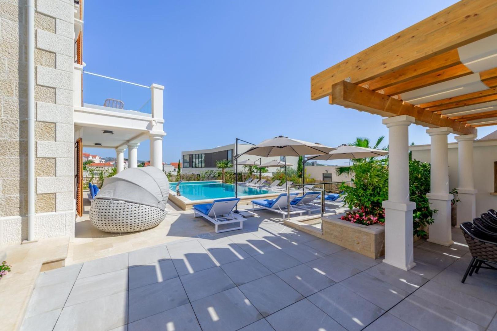 Luxury seafront Villa Castello Rogoznica with heated pool & spa