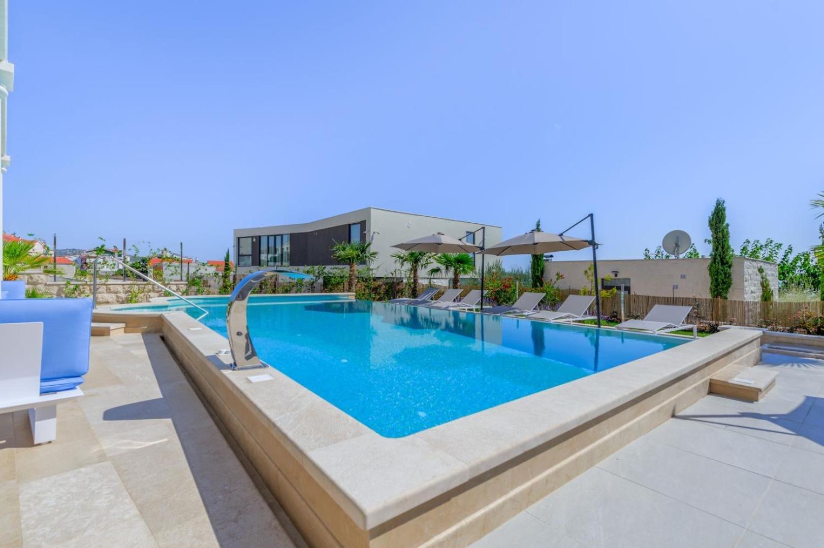 Luxury seafront Villa Castello Rogoznica with heated pool & spa