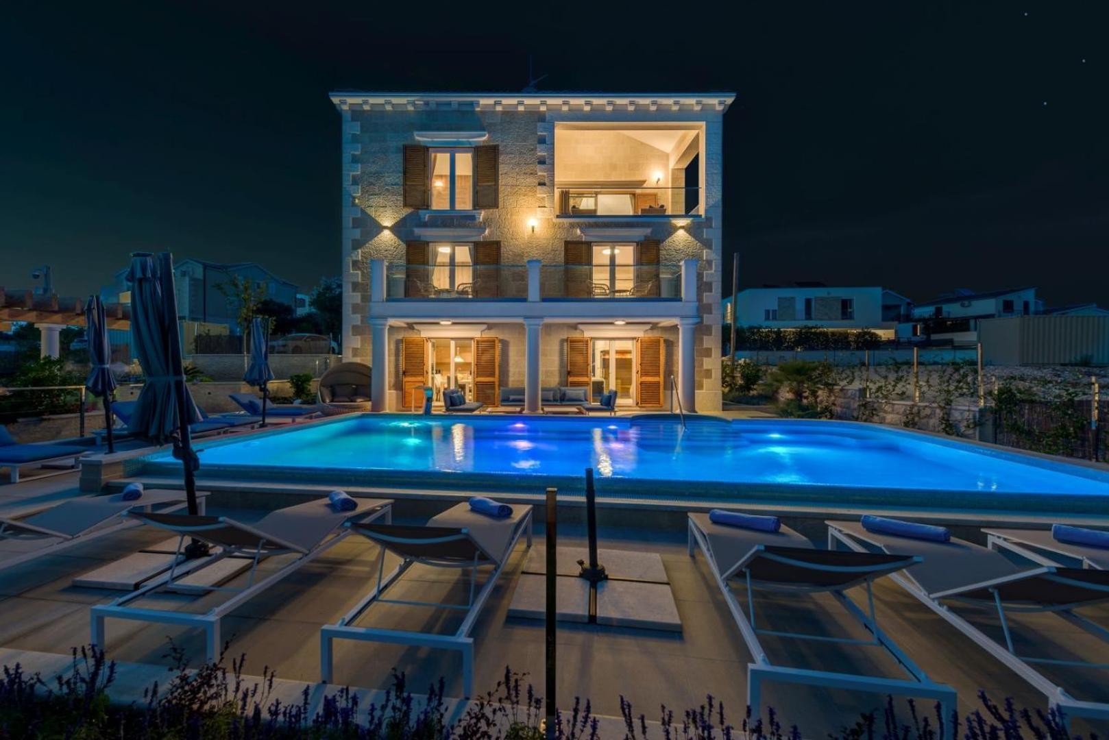 Luxury seafront Villa Castello Rogoznica with heated pool & spa