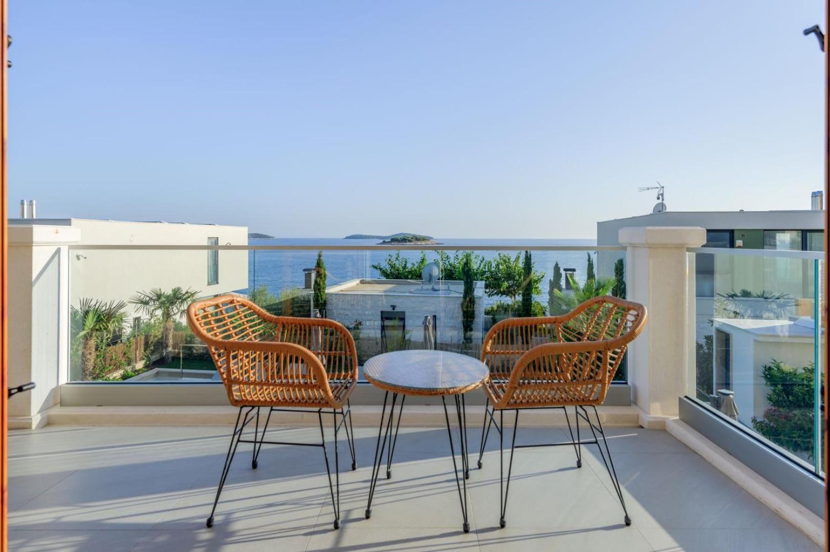 Luxury seafront Villa Castello Rogoznica with heated pool & spa
