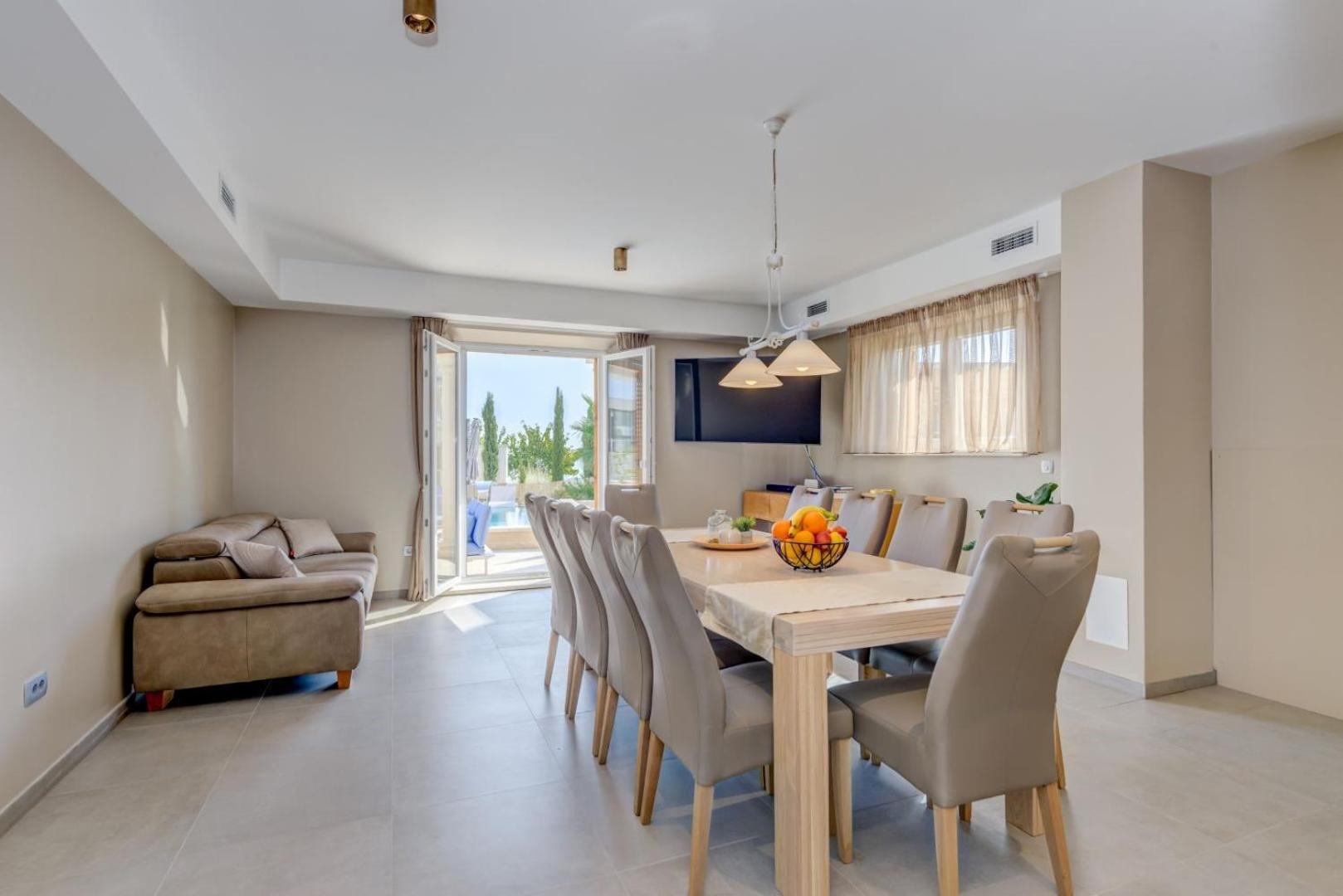 Luxury seafront Villa Castello Rogoznica with heated pool & spa