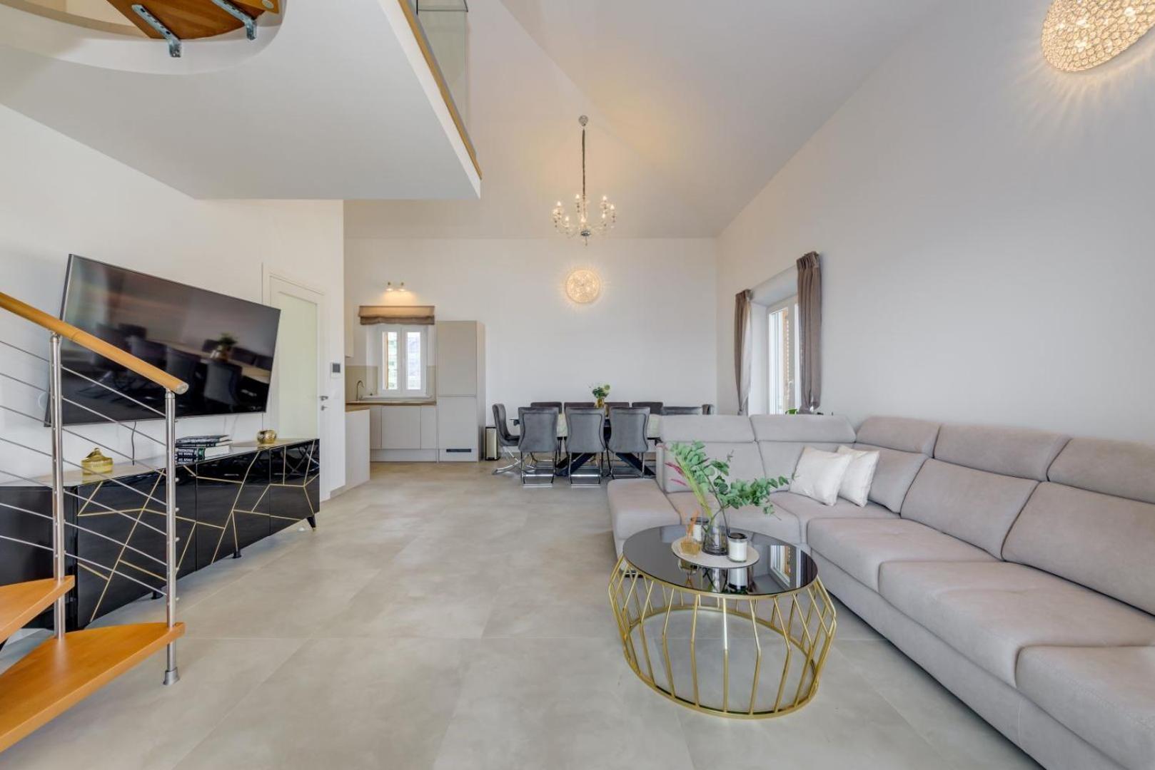 Luxury seafront Villa Castello Rogoznica with heated pool & spa