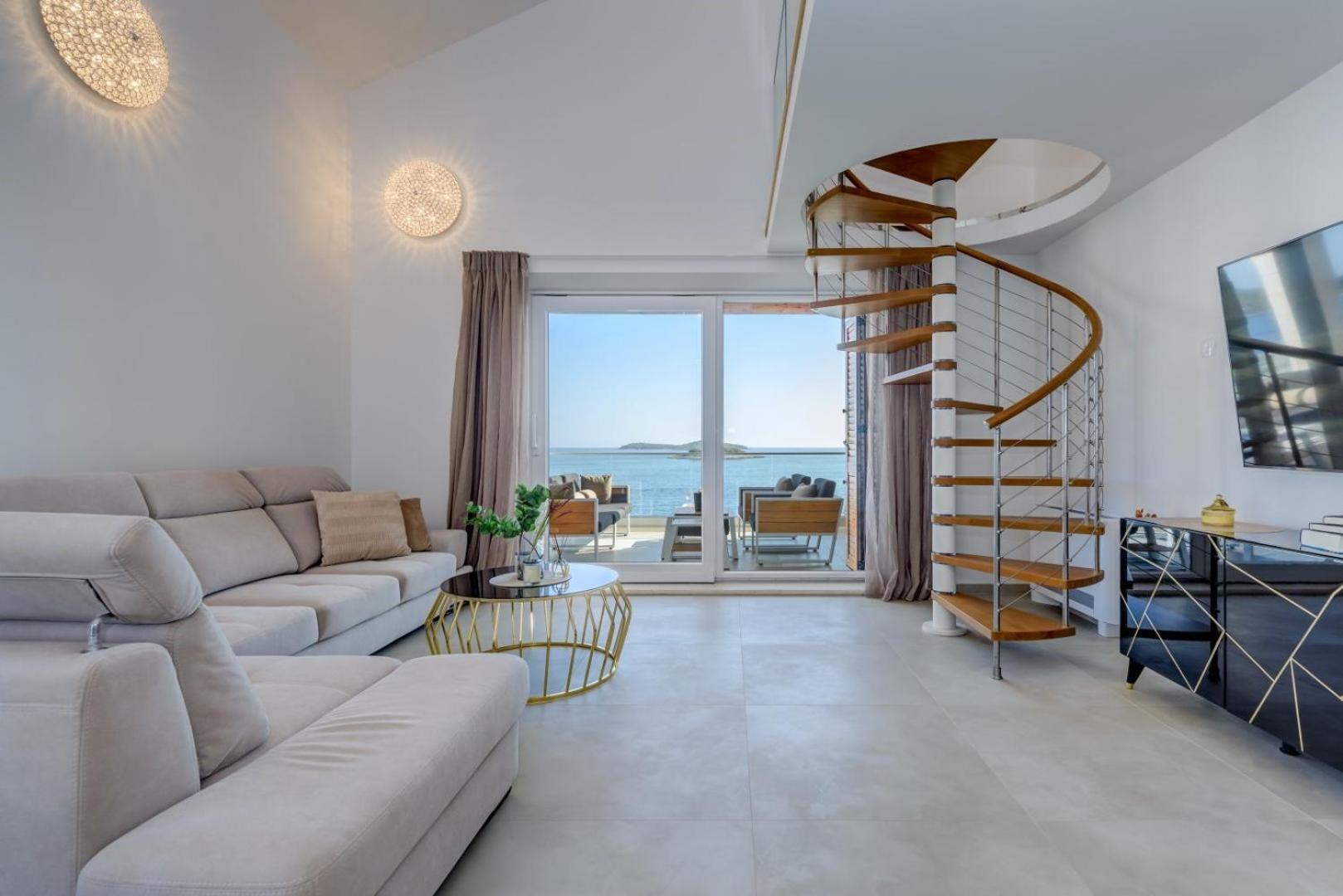 Luxury seafront Villa Castello Rogoznica with heated pool & spa