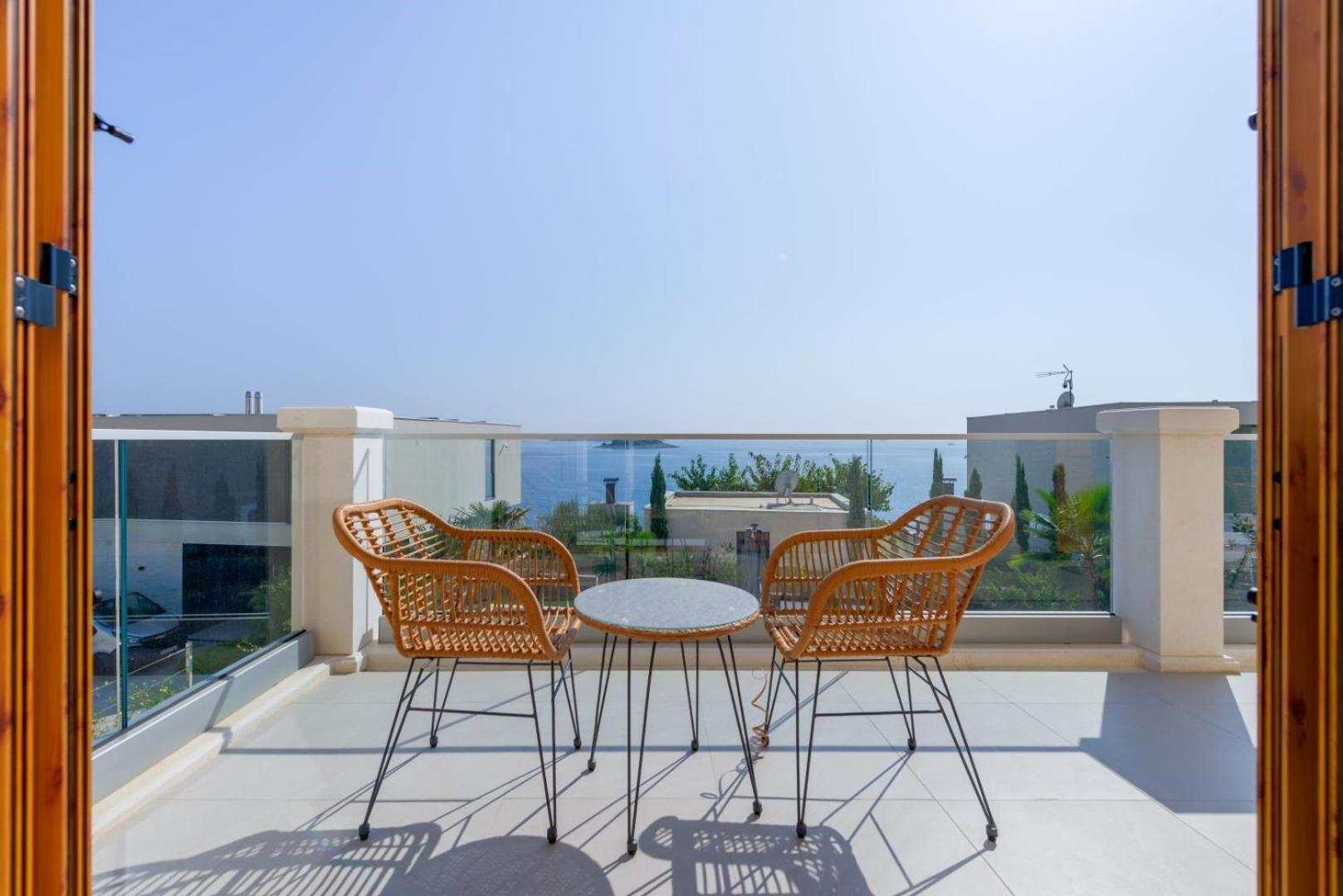 Luxury seafront Villa Castello Rogoznica with heated pool & spa