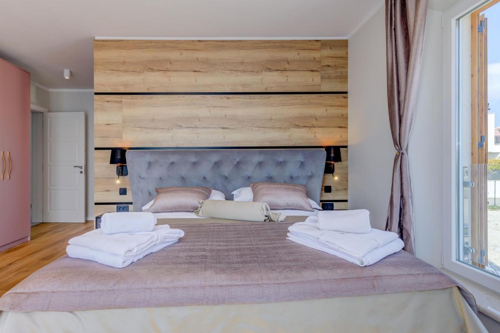 Luxury seafront Villa Castello Rogoznica with heated pool & spa