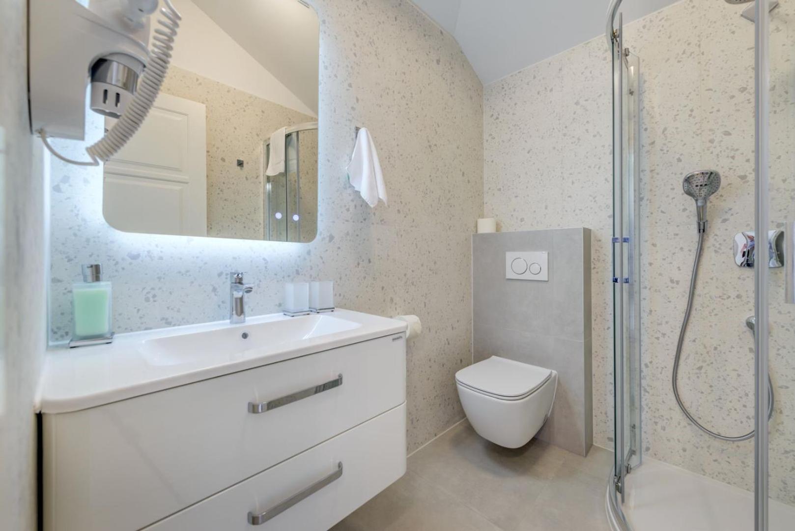 Luxury seafront Villa Castello Rogoznica with heated pool & spa