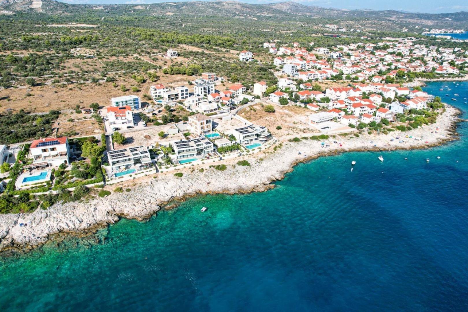 Luxury seafront Villa Castello Rogoznica with heated pool & spa
