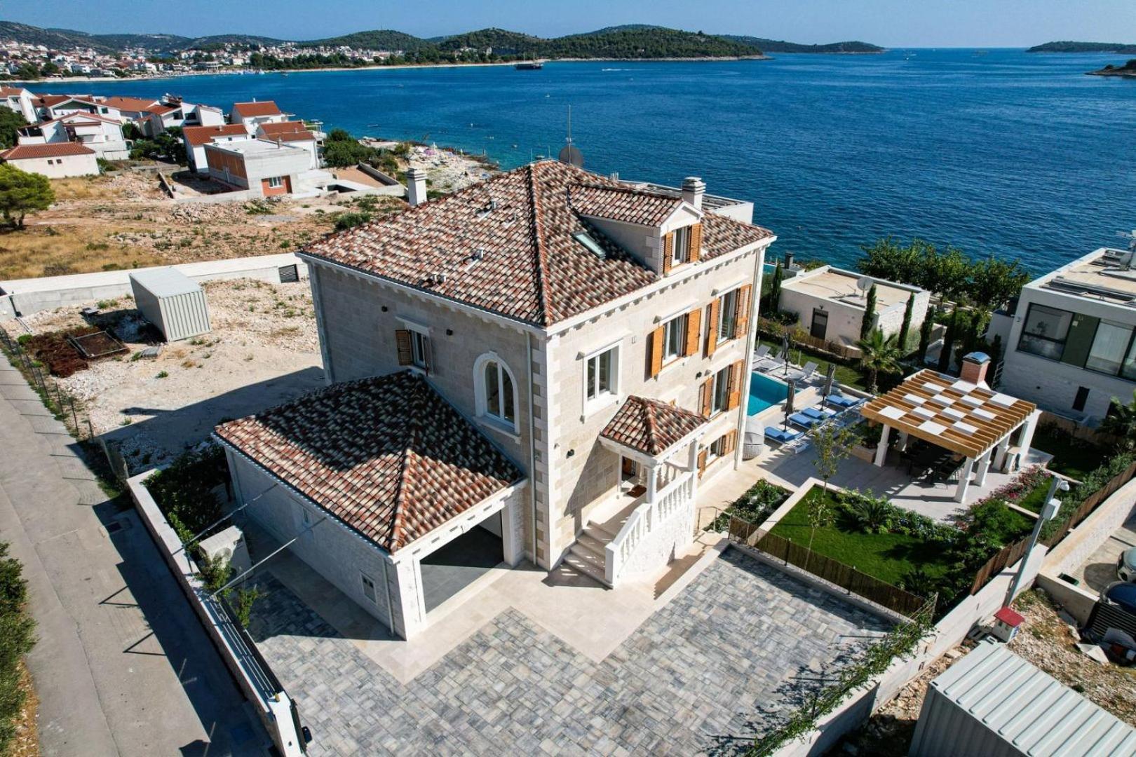 Luxury seafront Villa Castello Rogoznica with heated pool & spa