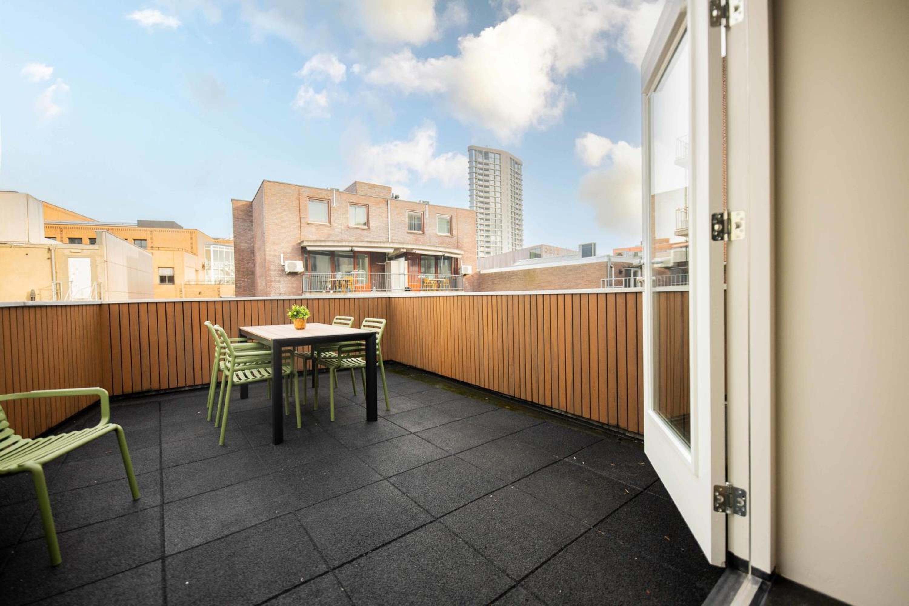 Spectacular 70m2 Penthouse with Terrace - R51C view 2