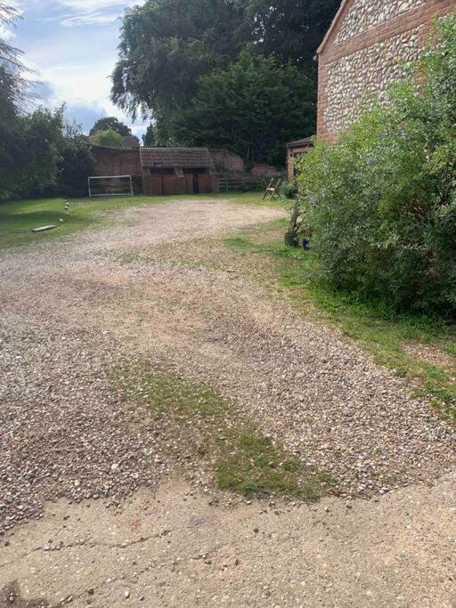 The Ducks - Stunning remote Norfolk Appt with Lazy Spa