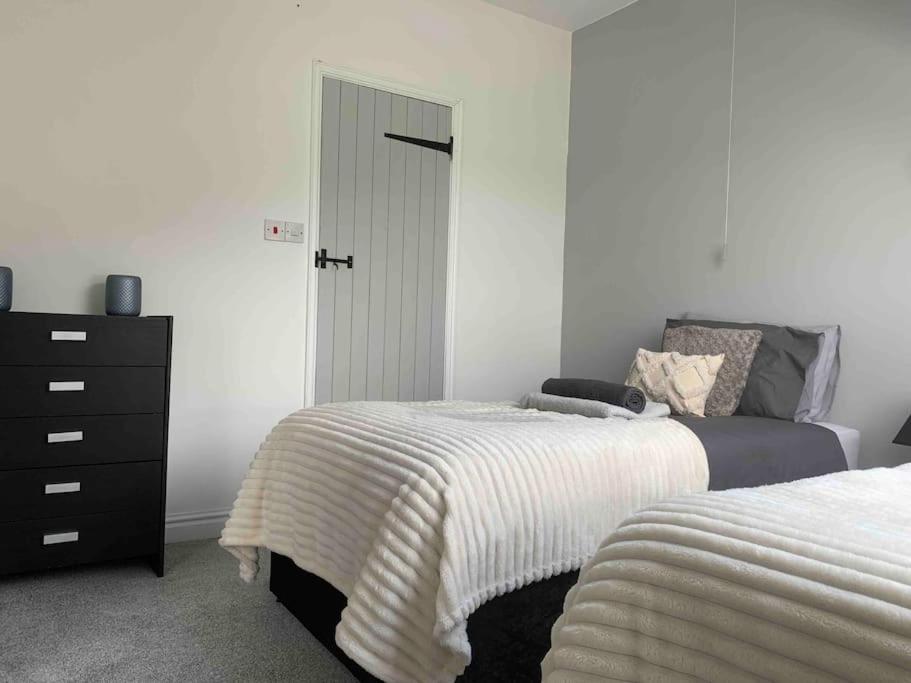 The Ducks - Stunning remote Norfolk Appt with Lazy Spa