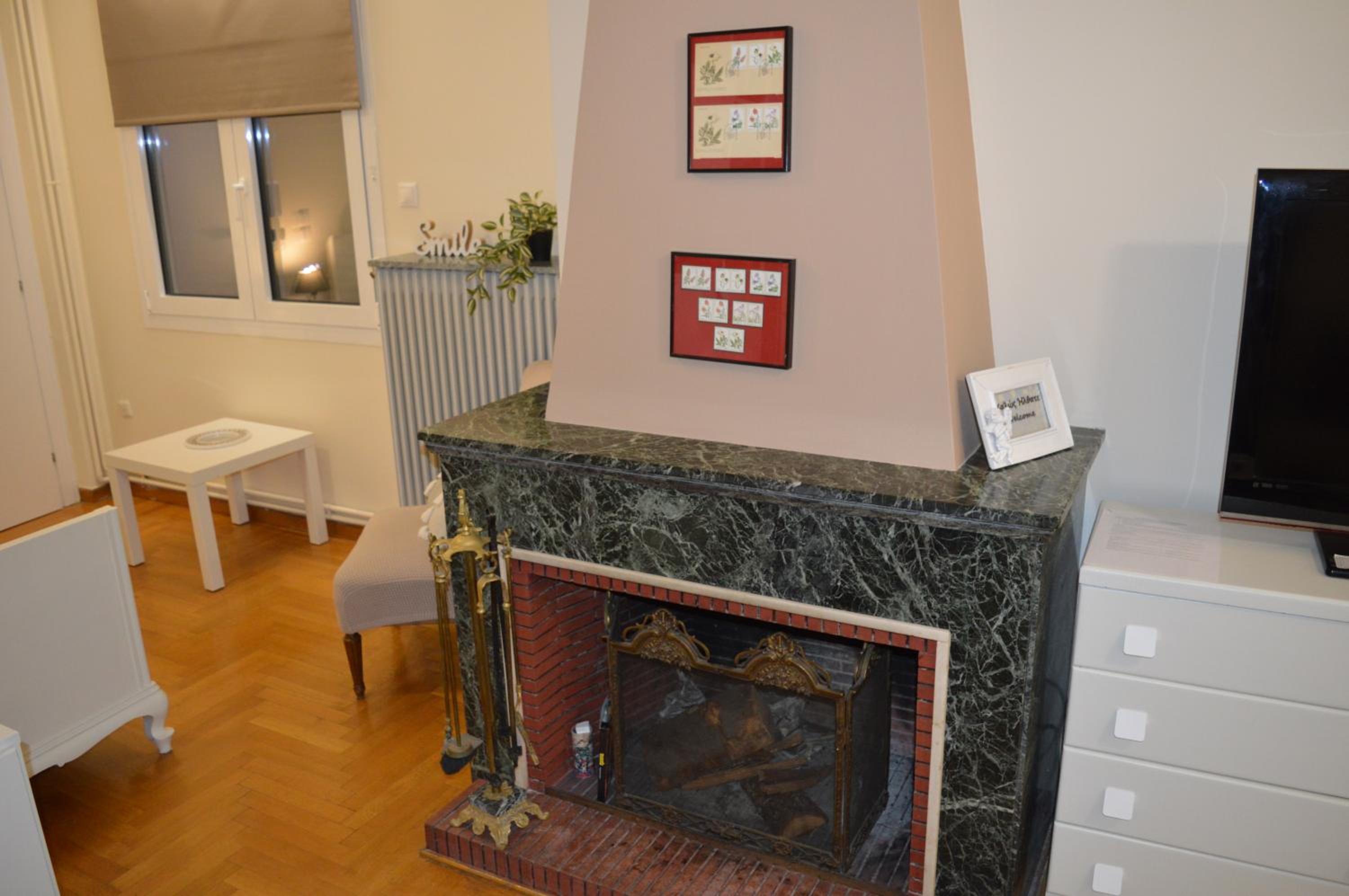 Classy apt. Sokratous