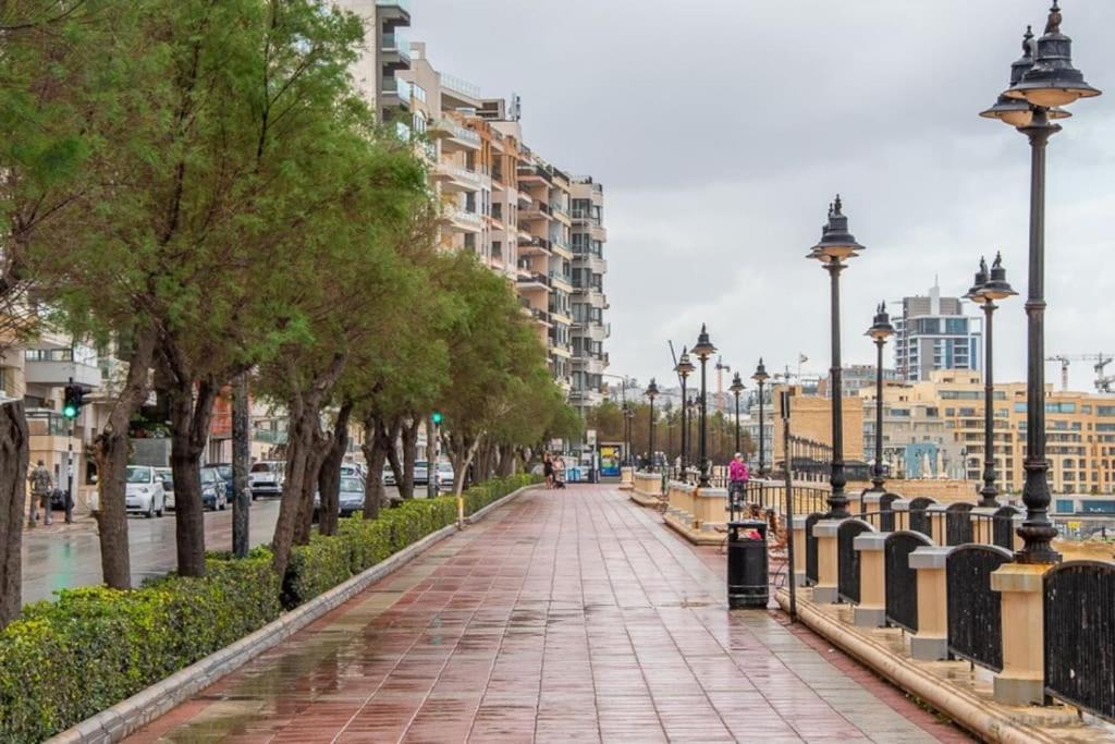 Stunning, Seafront 3BR home in the heart of Sliema by 360 Estates view 2