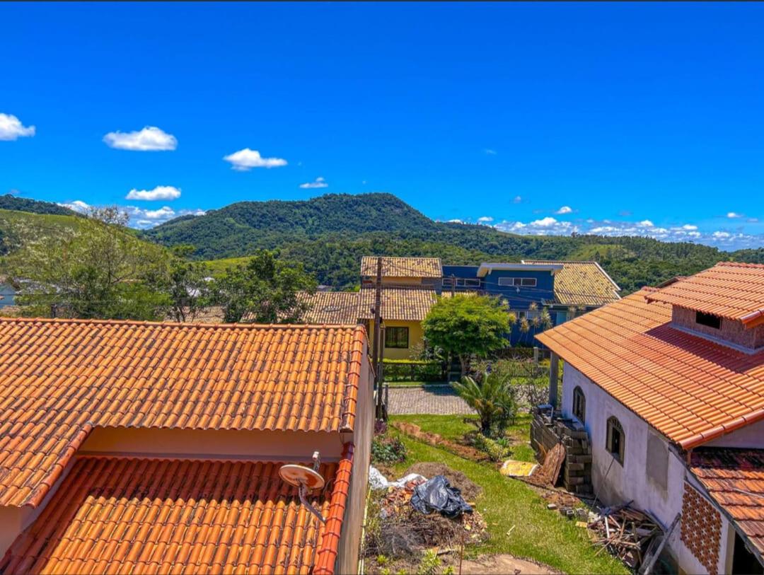 Miguel Pereira, casa 3 qtos ideal para famílias e pequenos grupos