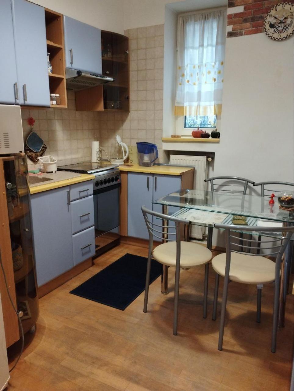 Family Stay in Lviv (2 Rooms + Kitchen)