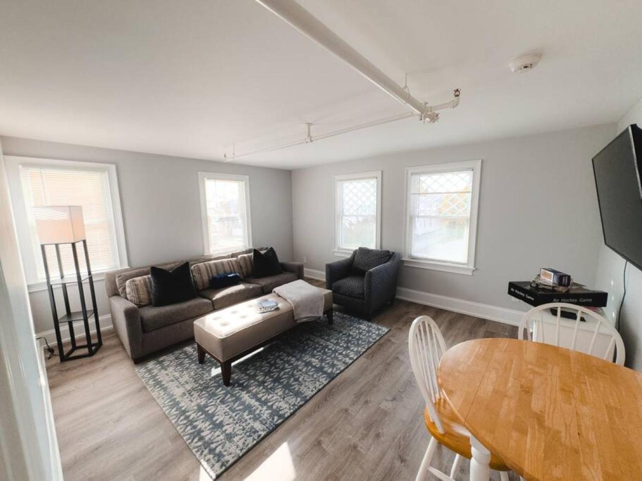 Water Access 5-Bed 2-Bath Retreat view 3