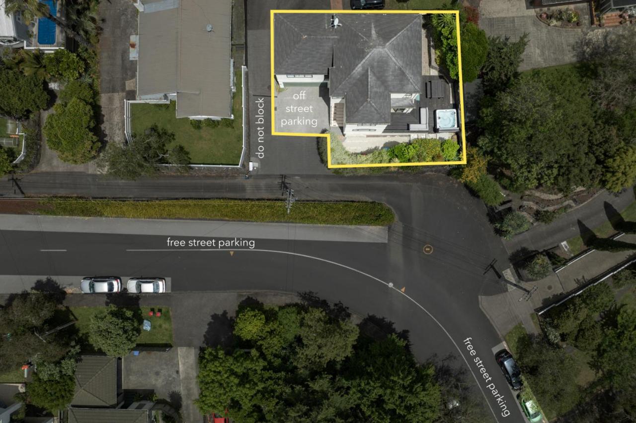Spa, Movies, Pool table, Table tennis in Ellerslie! view 3