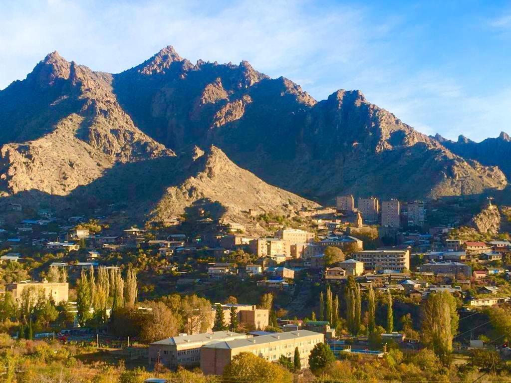 Poqr Tagh