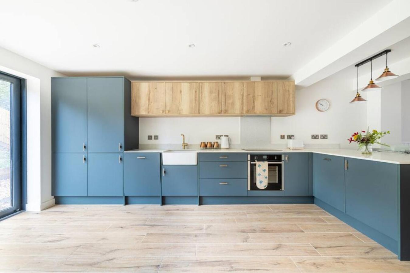 H4-Free Parking-4BR-3BA-Sleeps8 view 3