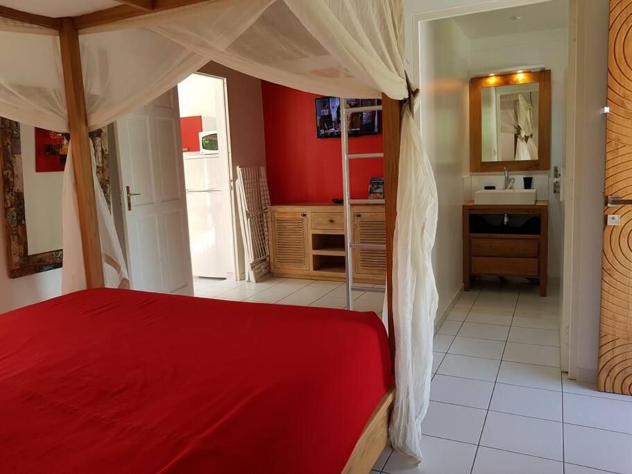 MANGUE ROUGE habitation CALISSA