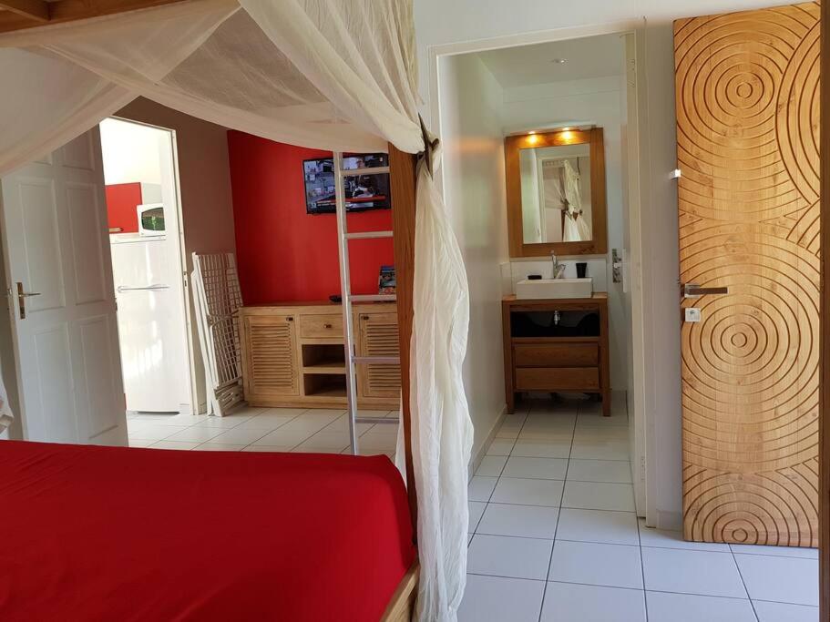 MANGUE ROUGE habitation CALISSA