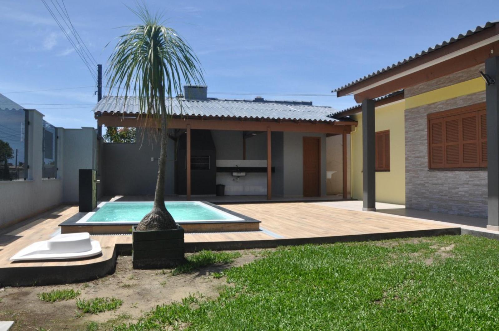 Casa Com Quatro Dormitórios, Pertinho Do Mar Em Capão Da Canoa