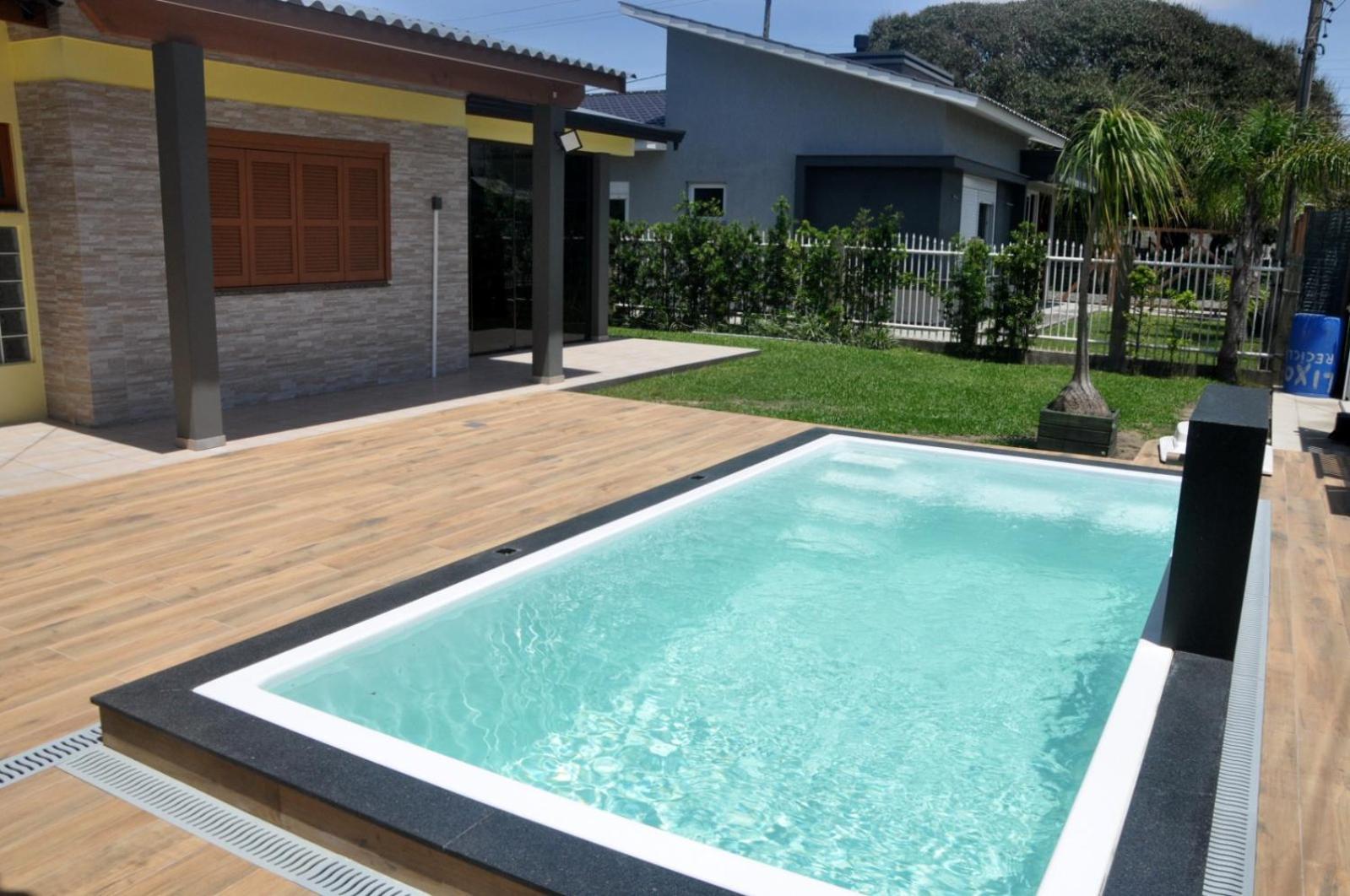 Casa Com Quatro Dormitórios, Pertinho Do Mar Em Capão Da Canoa