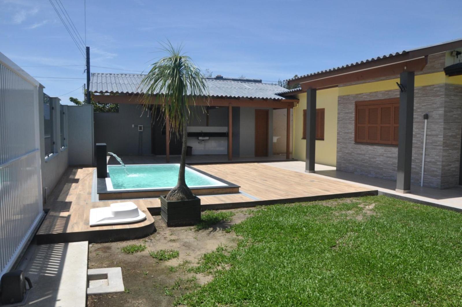Casa Com Quatro Dormitórios, Pertinho Do Mar Em Capão Da Canoa