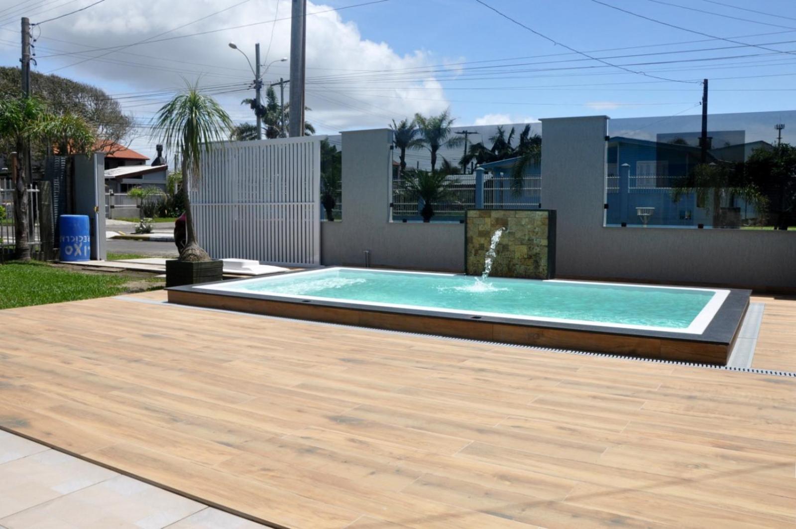 Casa Com Quatro Dormitórios, Pertinho Do Mar Em Capão Da Canoa