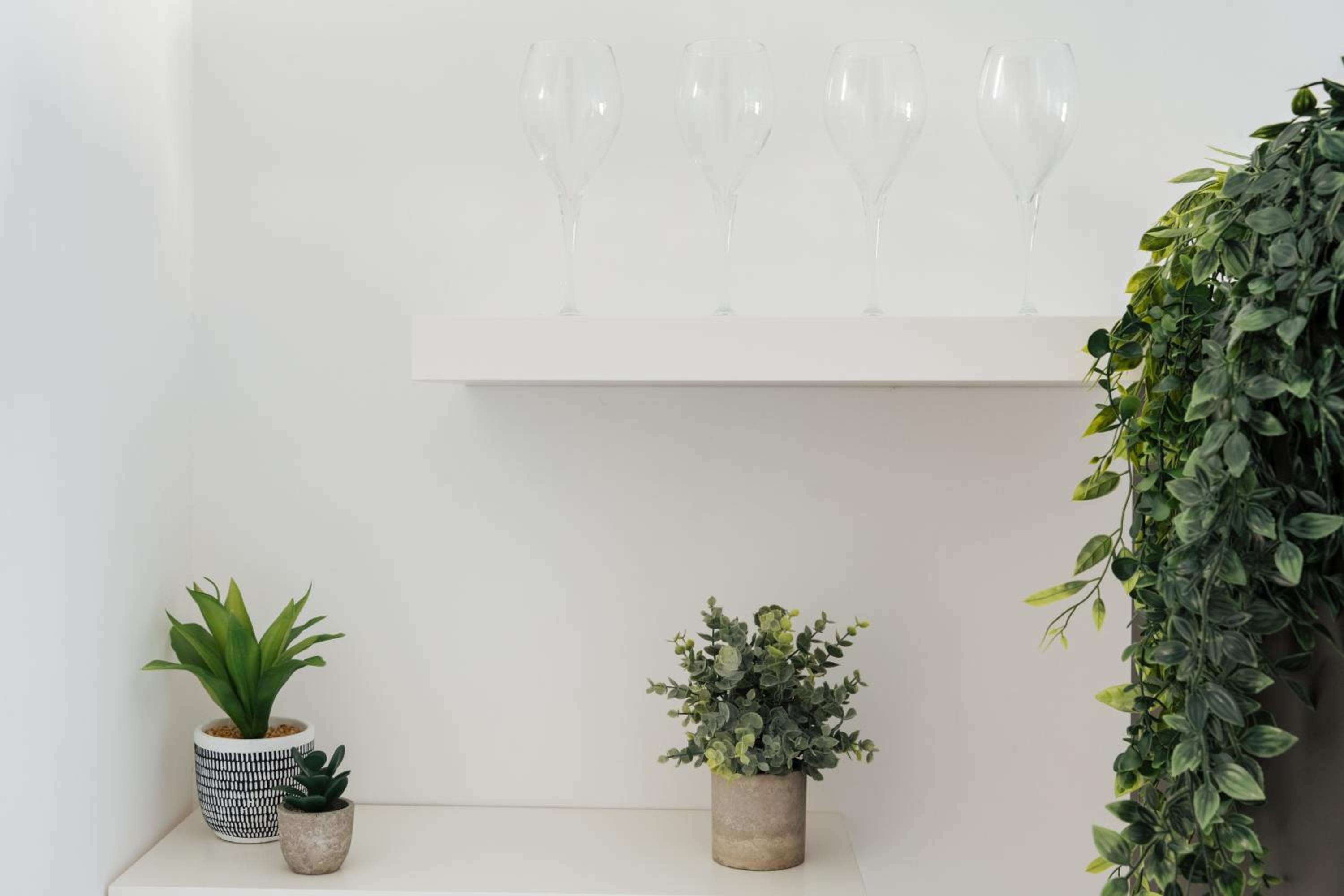 Stunning & Stylish 2 Bed Flat in West London