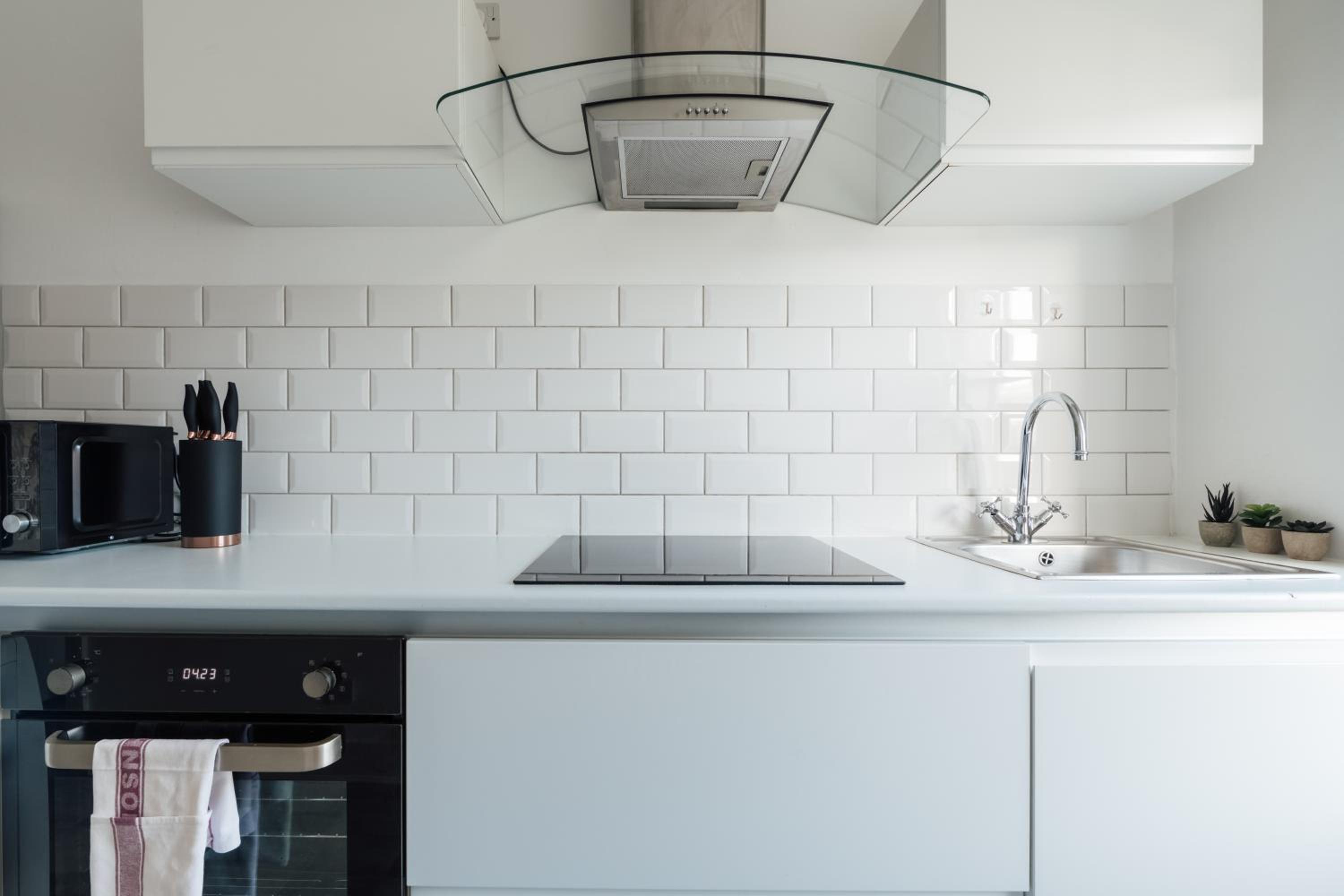 Stunning & Stylish 2 Bed Flat in West London