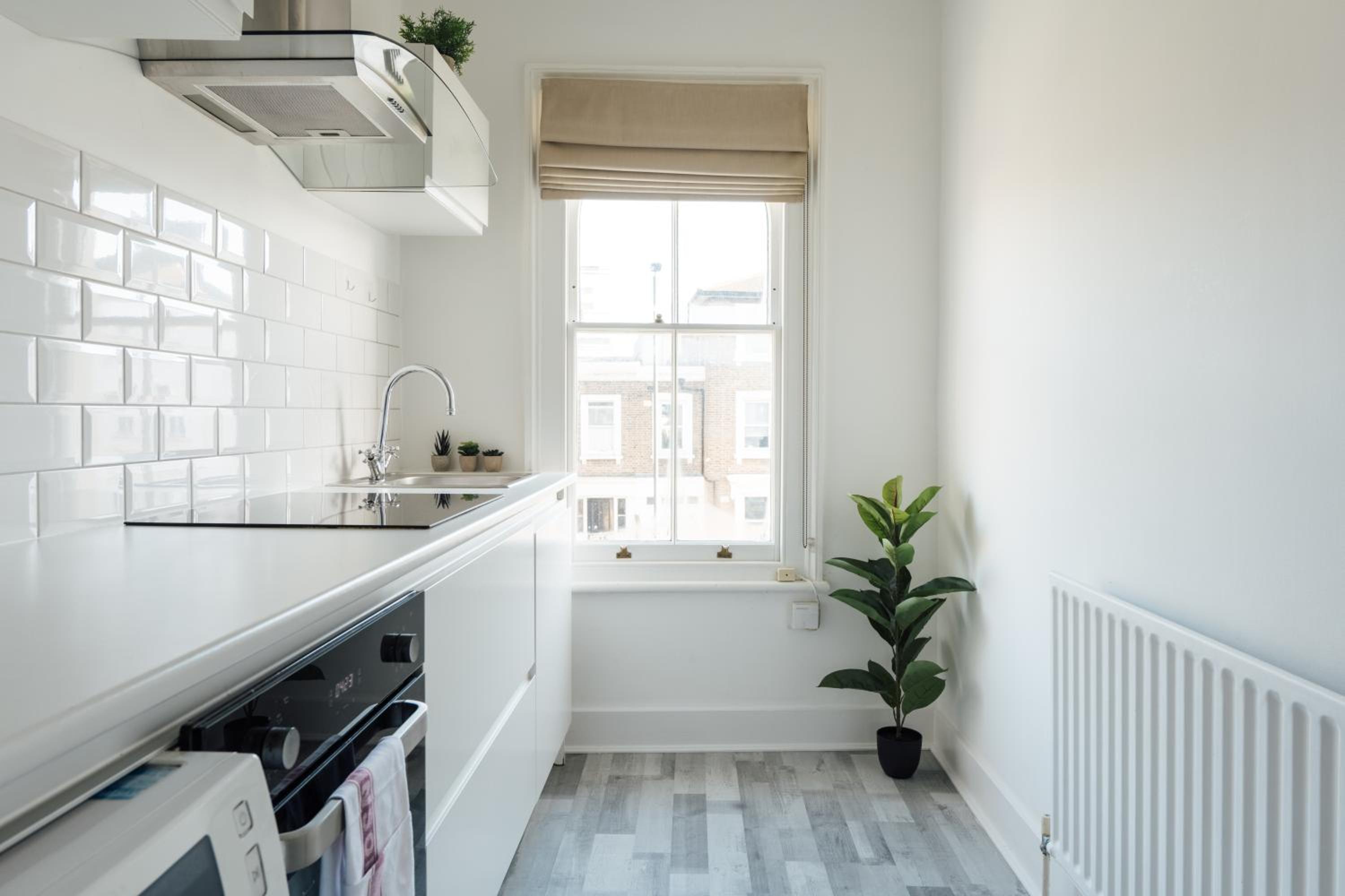 Stunning & Stylish 2 Bed Flat in West London
