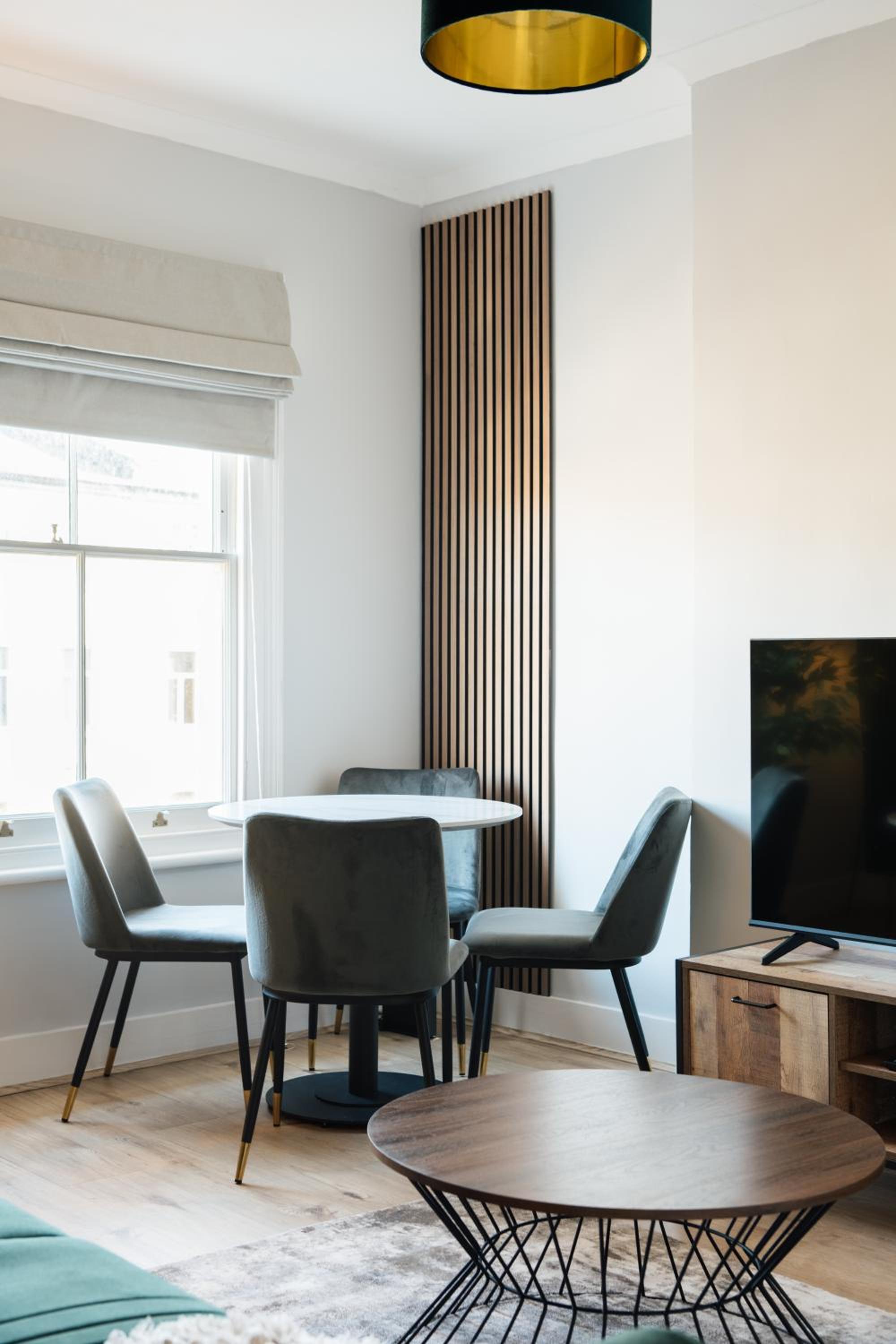 Stunning & Stylish 2 Bed Flat in West London
