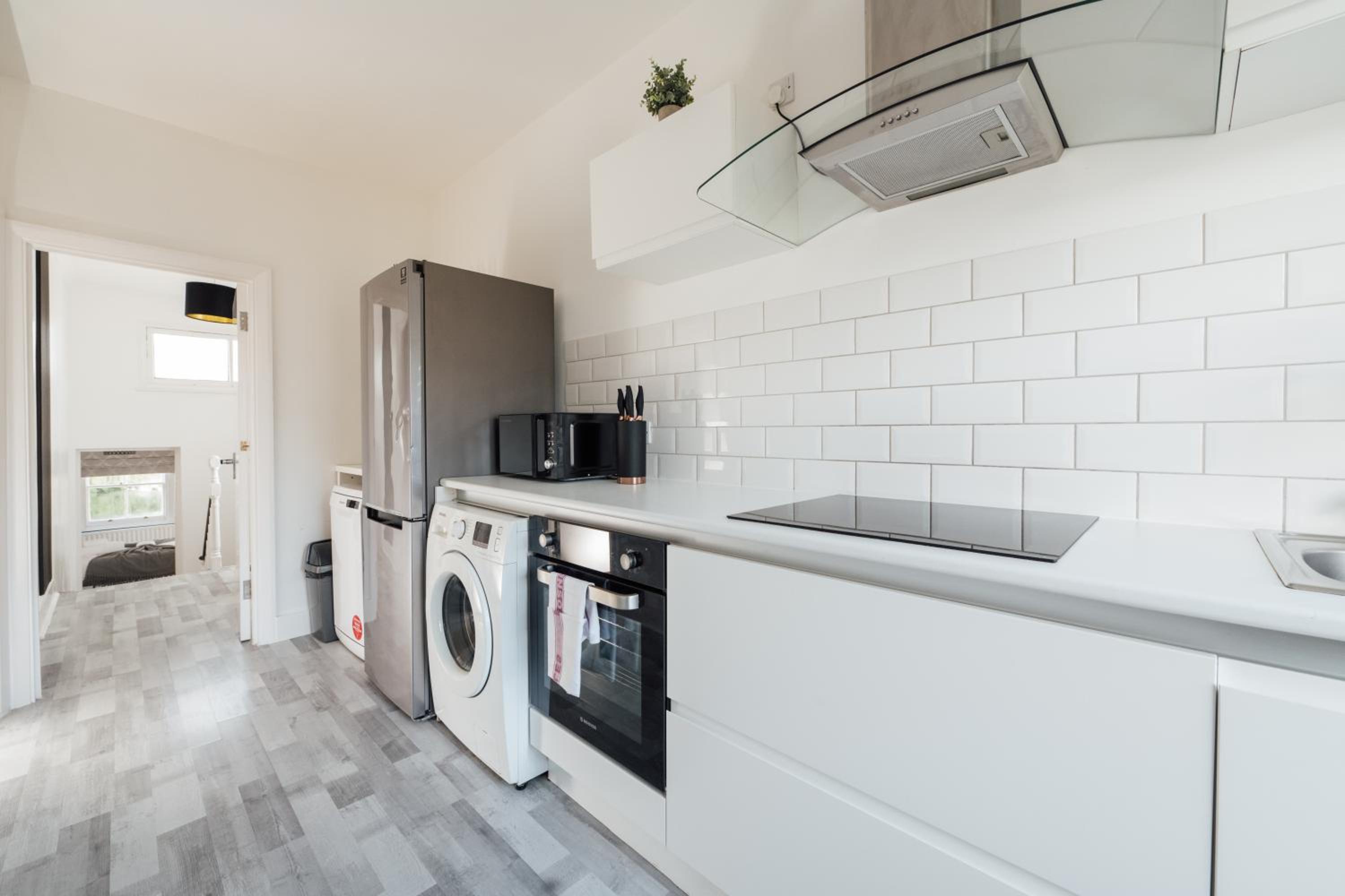 Stunning & Stylish 2 Bed Flat in West London