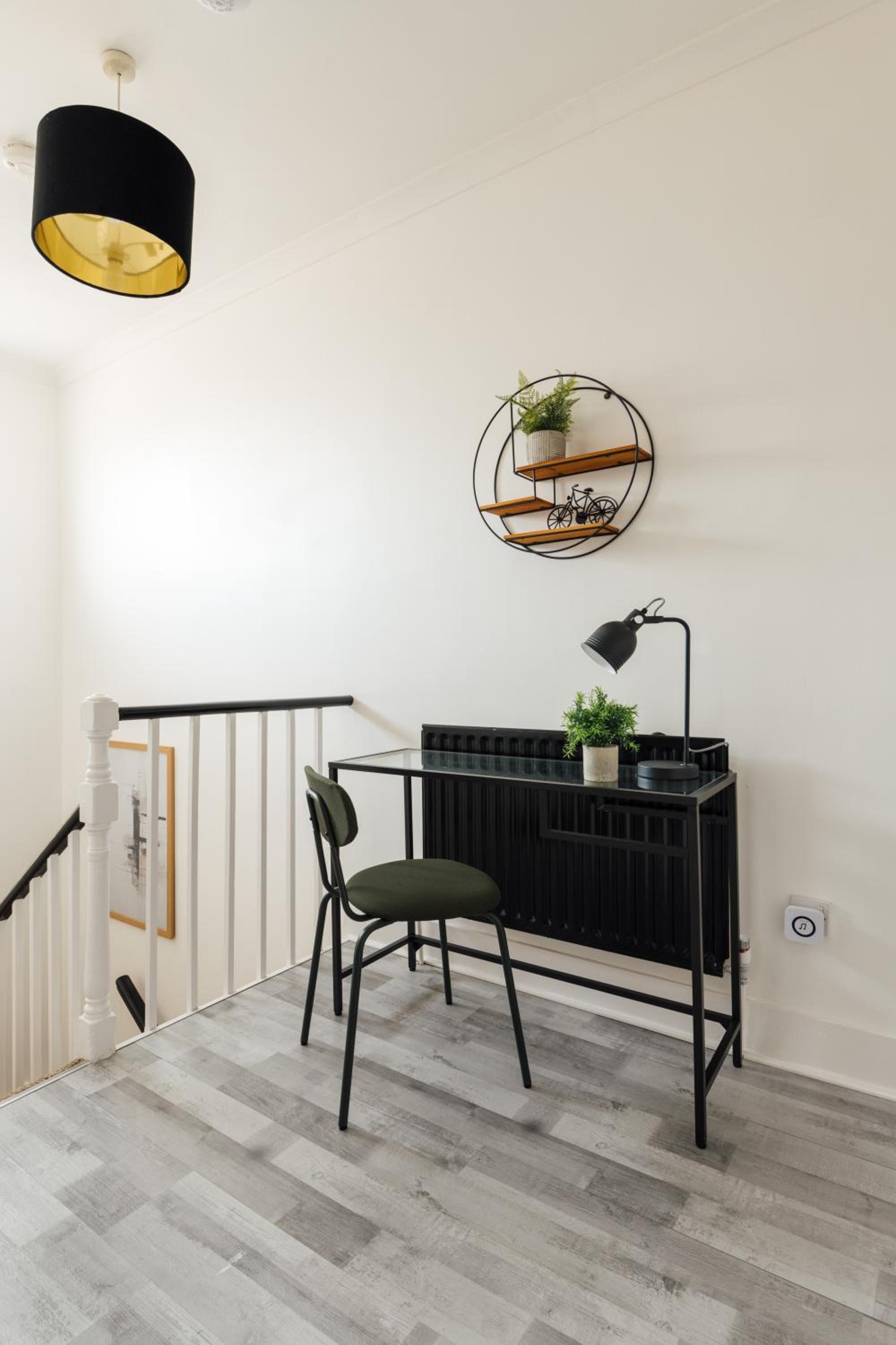 Stunning & Stylish 2 Bed Flat in West London