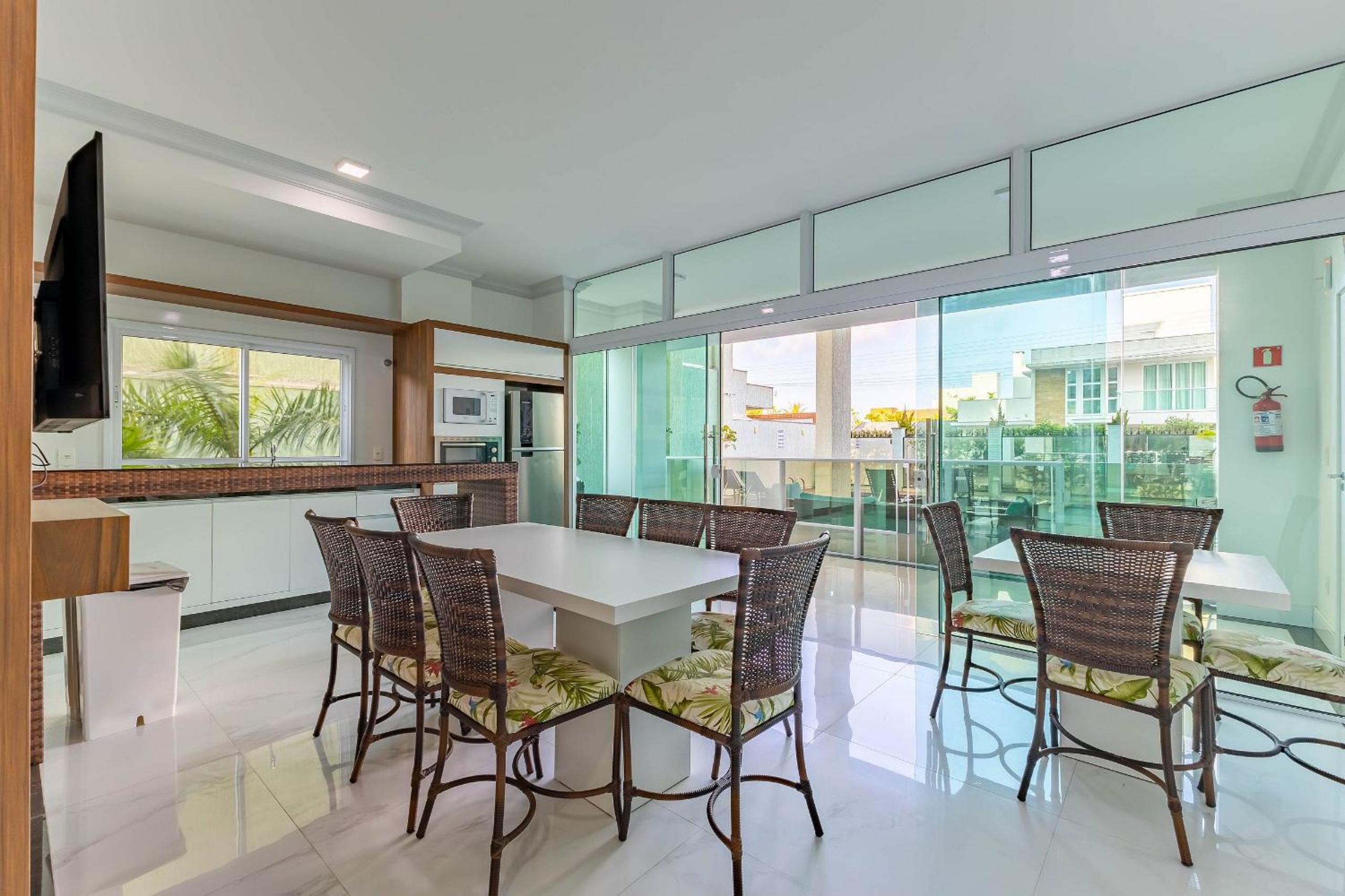 Cobertura Duplex de Luxo com Vista Mar e Jacuzzi Privativa