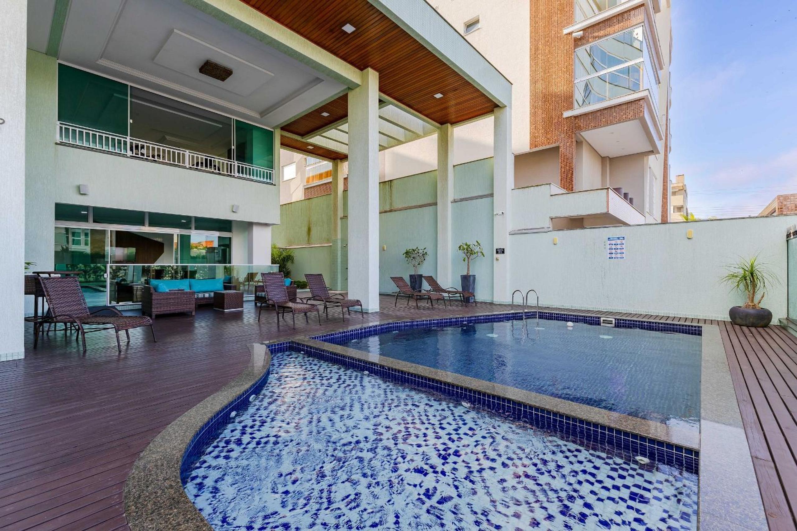 Cobertura Duplex de Luxo com Vista Mar e Jacuzzi Privativa