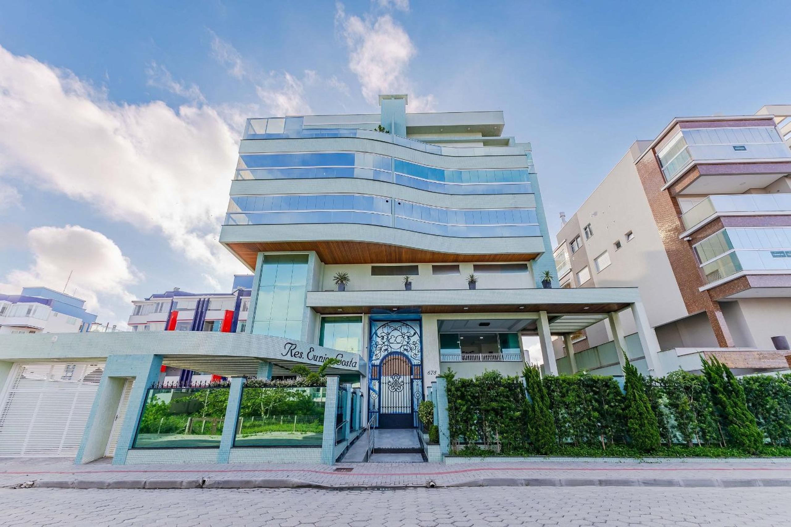 Cobertura Duplex de Luxo com Vista Mar e Jacuzzi Privativa