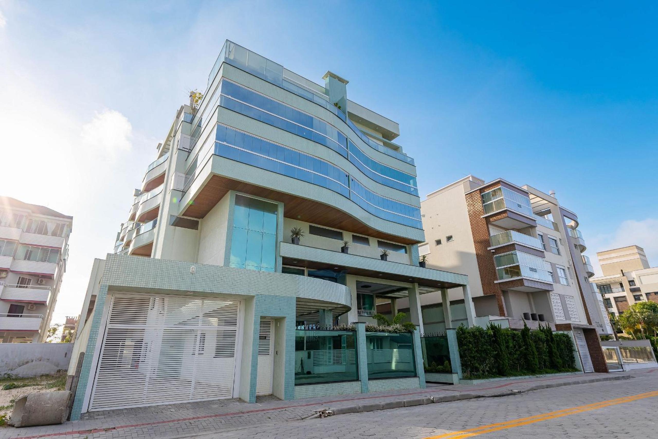Cobertura Duplex de Luxo com Vista Mar e Jacuzzi Privativa