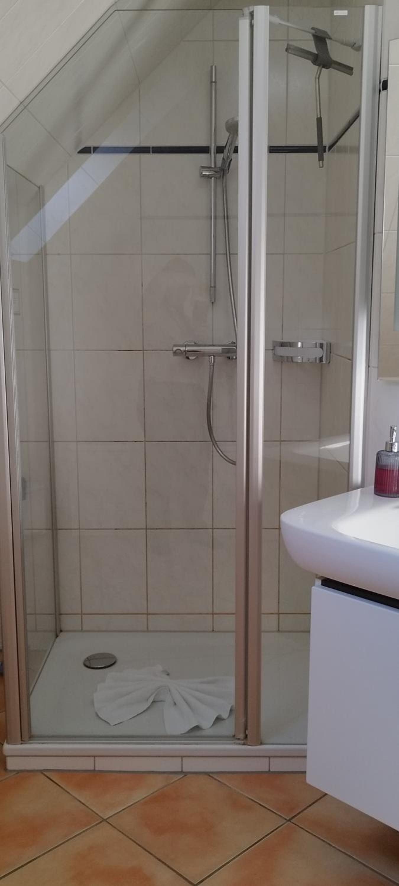Traumblick und Komfort - lichtdurchflutete 85 qm Wohnung nahe Südstrand Göhren inklusive Schwimmbad und Sauna im AHOI Sellin